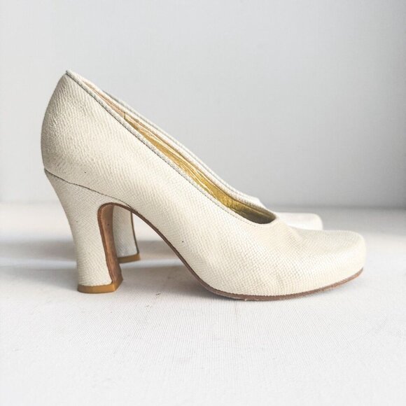 Peter Fox Nude Leather Classic Round Toe Heels w Slight Sheen 6 - Picture 1 of 12